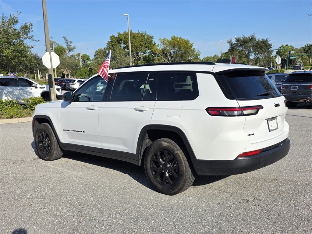 Used 2024 Jeep Grand Cherokee L Laredo image 6