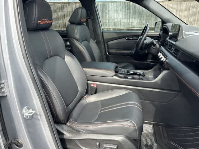 Certified 2025 Honda Pilot TrailSport image 24