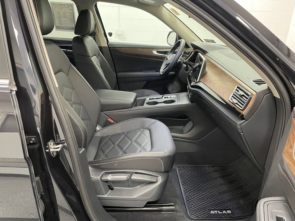 Certified 2026 Volkswagen Atlas SE AWD/4WD image 10