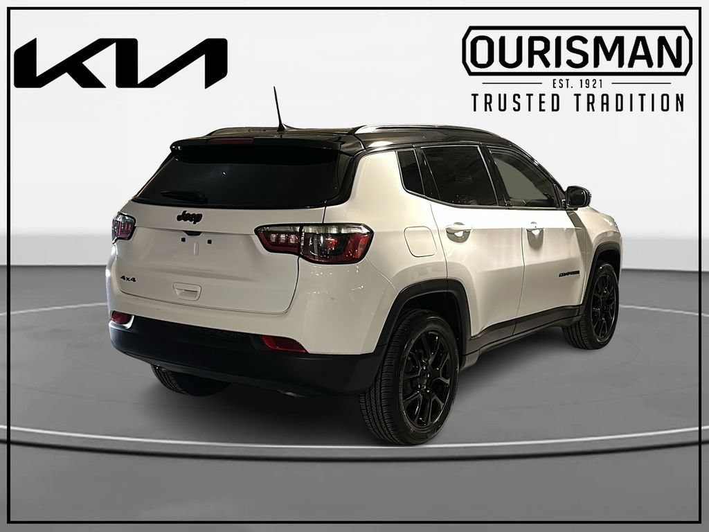 Used 2023 Jeep Compass Latitude AWD/4WD image 4