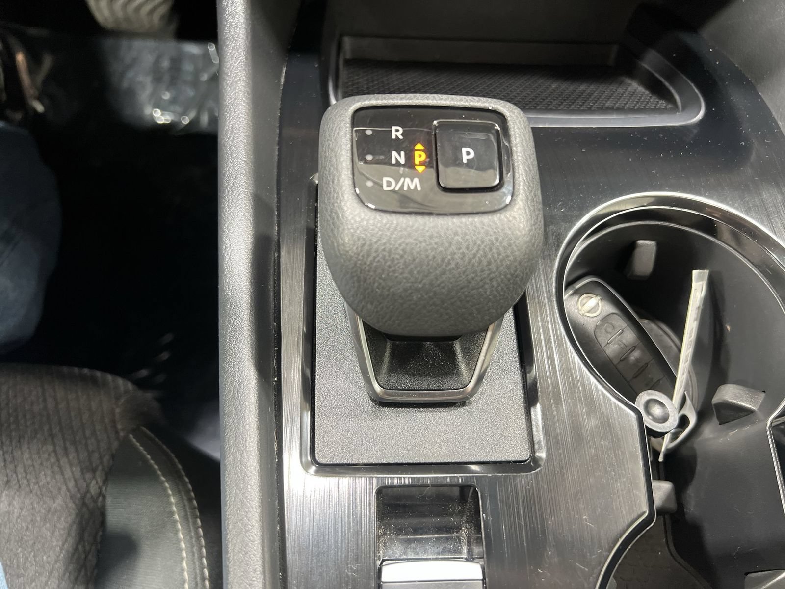 Used 2025 Nissan Rogue SV AWD/4WD image 19