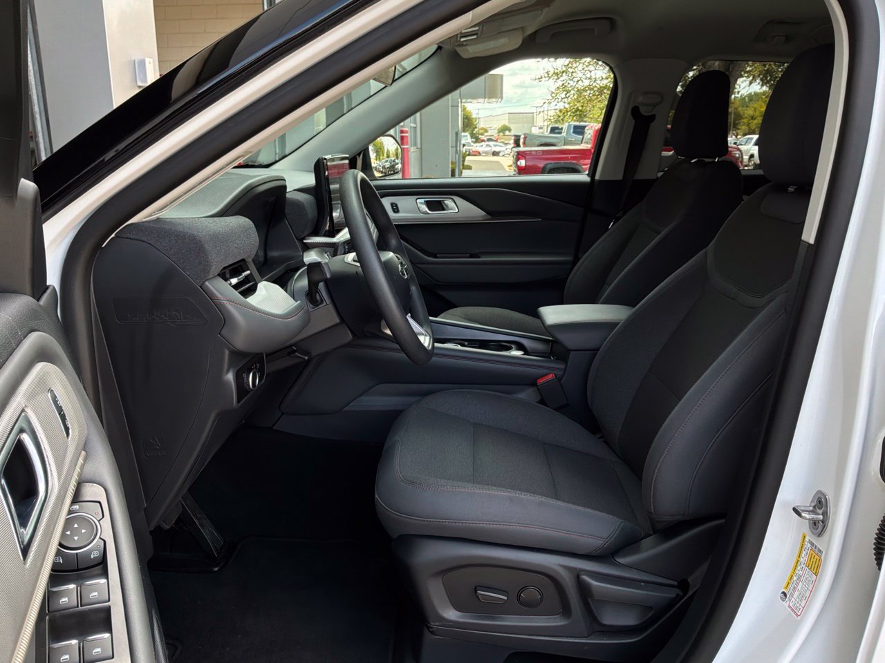 Used 2026 Ford Explorer Active RWD image 10
