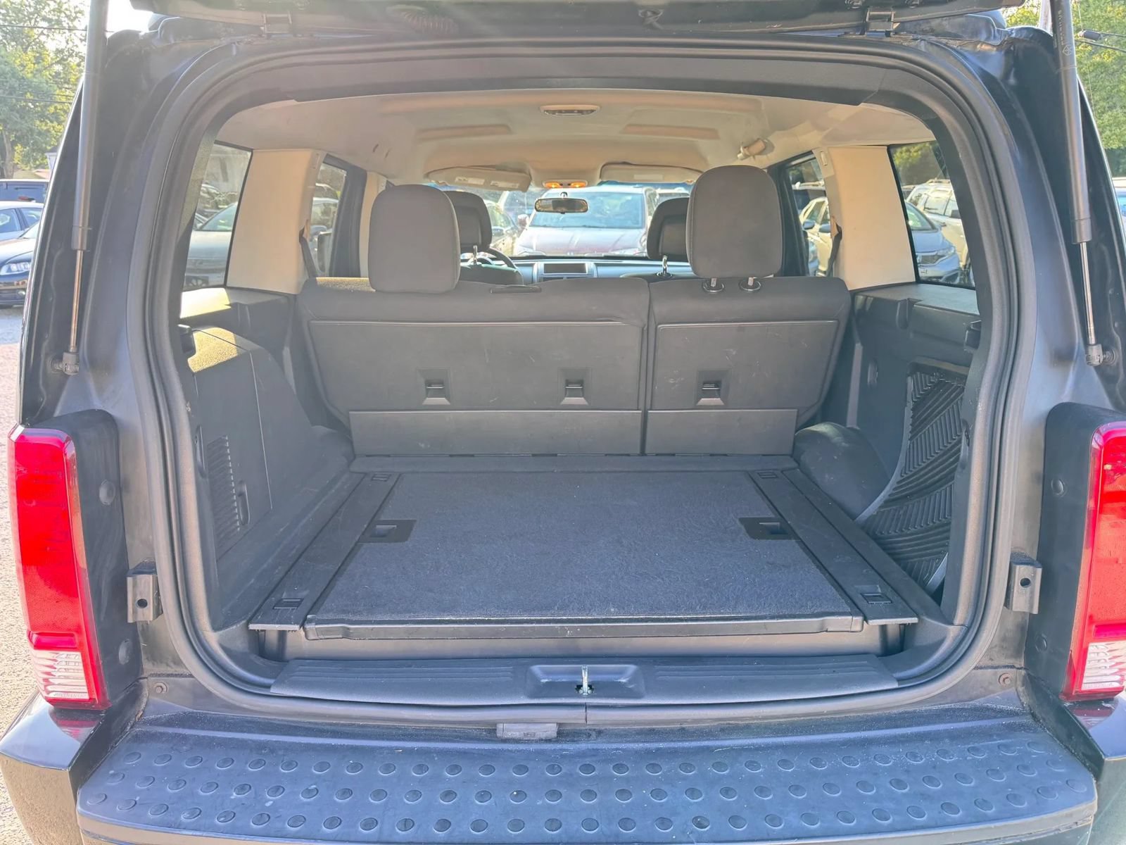 Used 2011 Dodge Nitro Heat RWD image 13