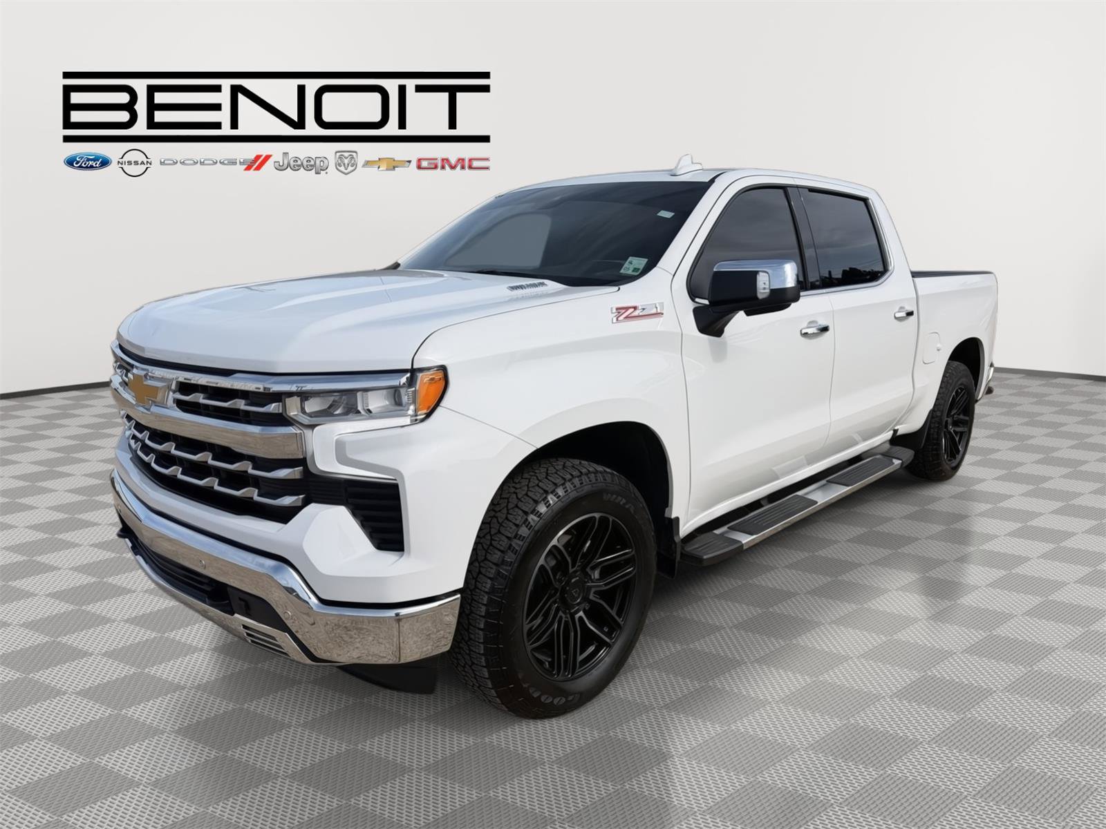 Used 2025 Chevrolet Silverado 1500 LTZ AWD/4WD image 1