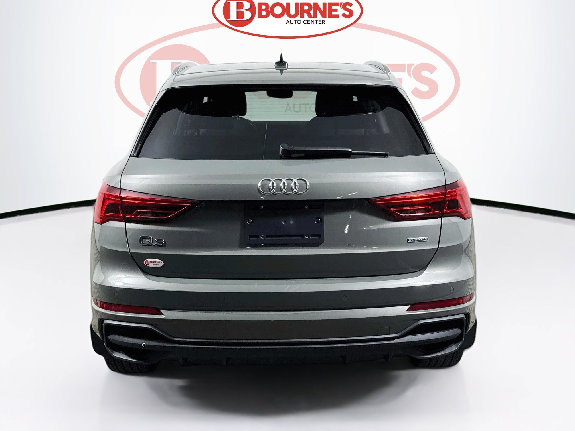 Used 2023 Audi Q3 2.0T Premium w/ Convenience Package AWD/4WD image 9