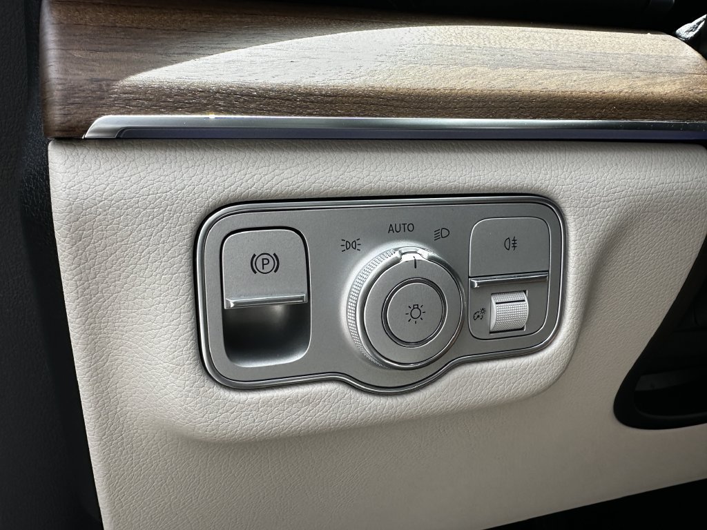 New 2026 Mercedes-Benz GLS 450 4MATIC image 33