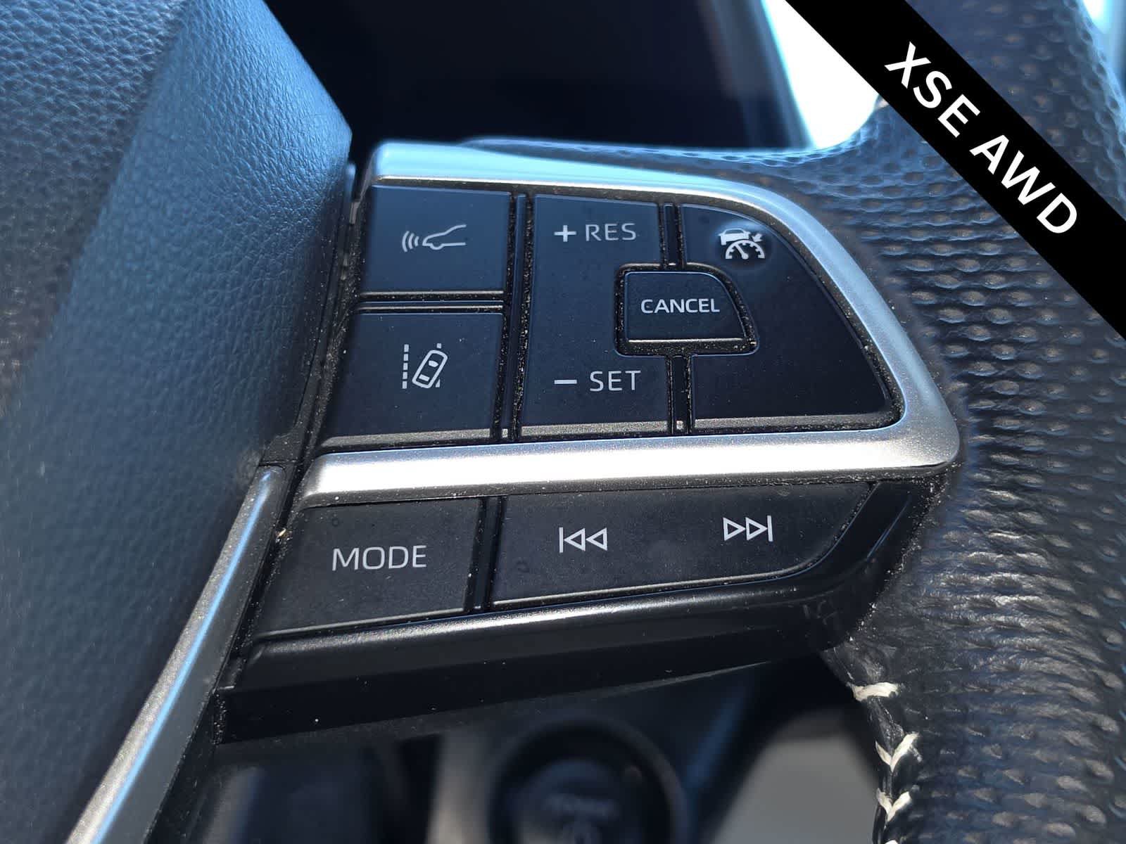 Used 2025 Toyota Sienna XSE AWD/4WD image 29