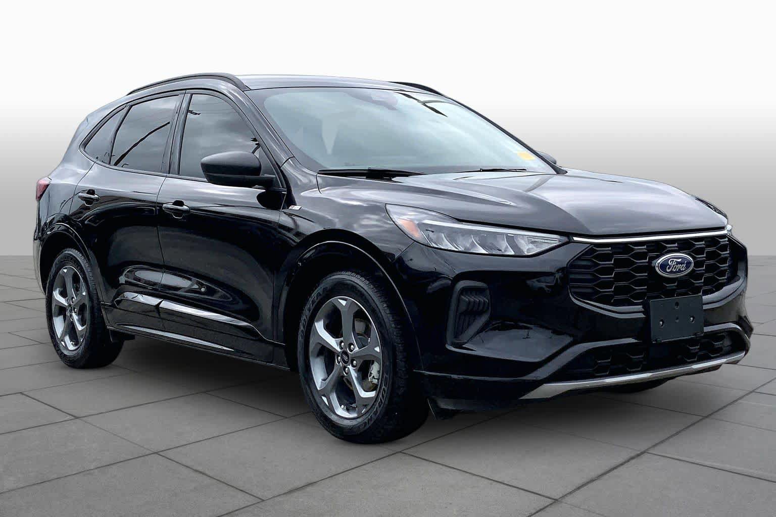 Certified 2023 Ford Escape ST-Line w/ Tech Pack #1 FWD image 3