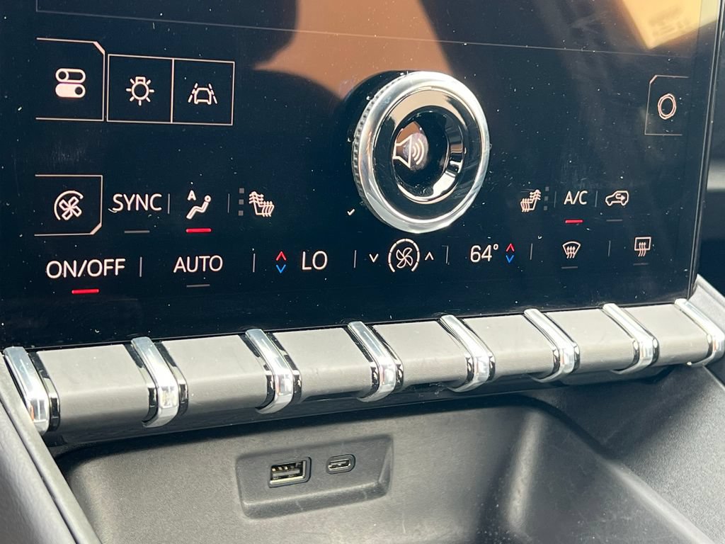 Used 2025 GMC Terrain Elevation w/ Elevation Premium Package AWD/4WD image 28