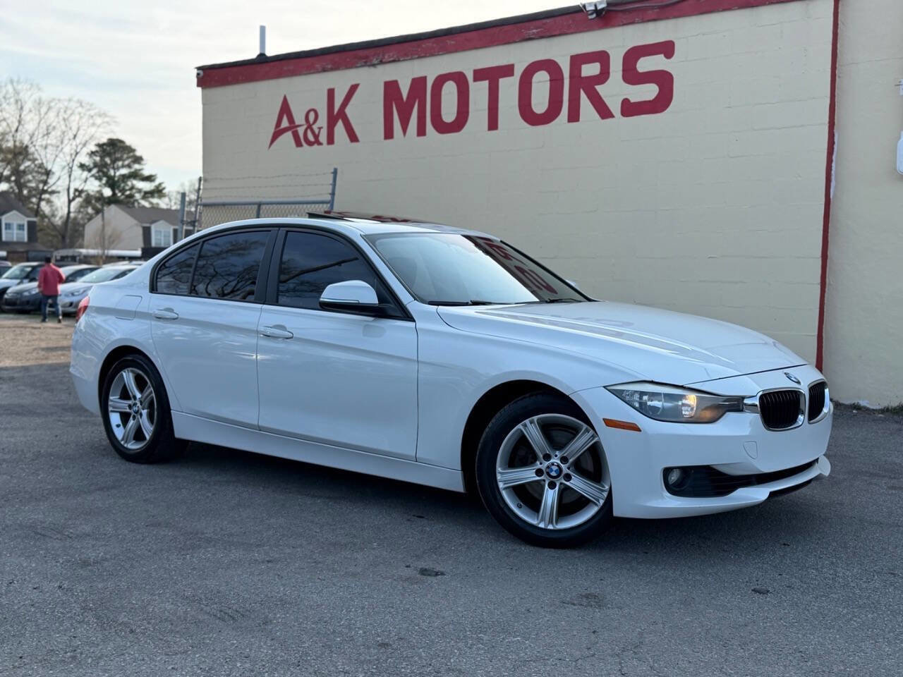 Used 2015 BMW 328i Sedan RWD image 1