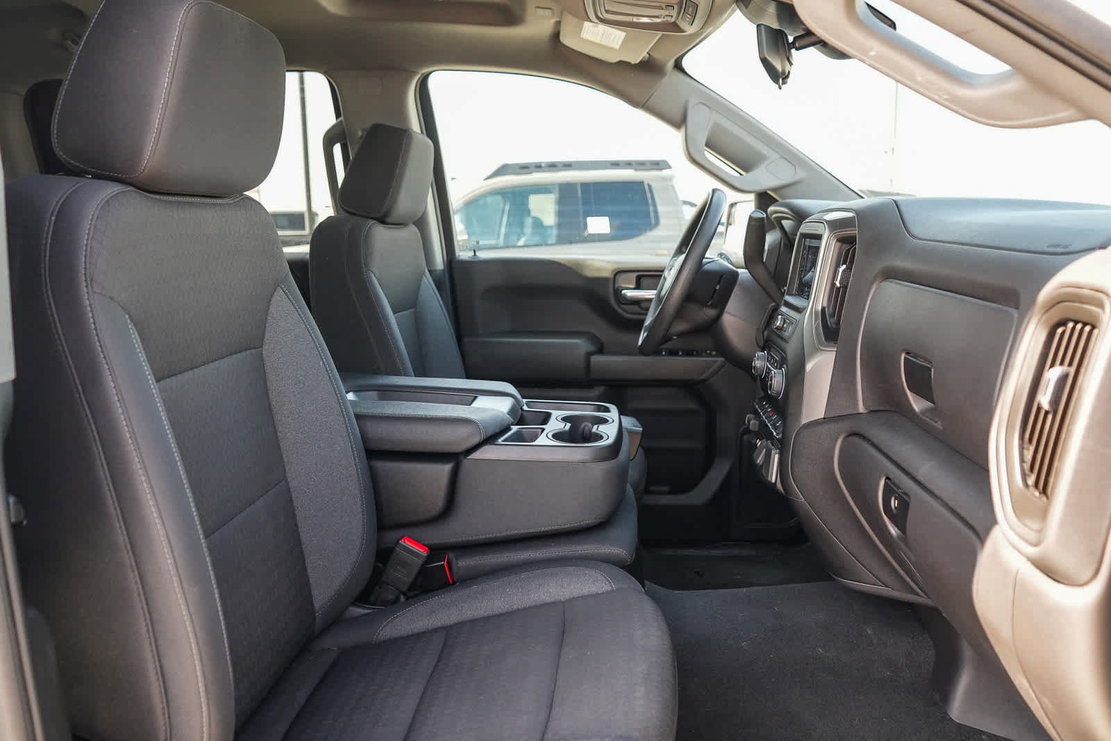 Used 2026 Chevrolet Silverado 1500 Custom Trail Boss AWD/4WD image 15