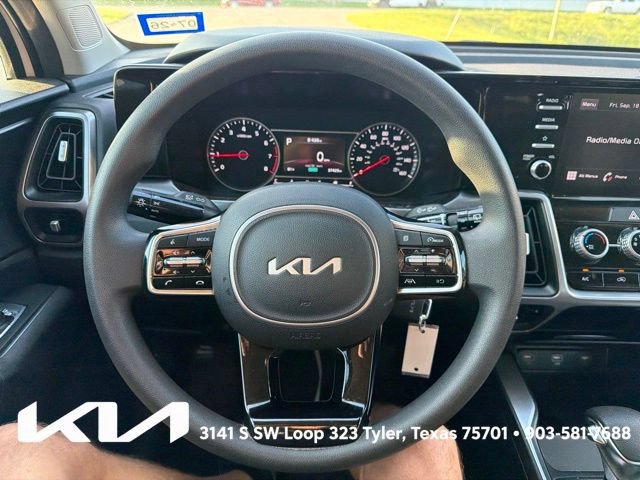 Certified 2023 Kia Sorento LX FWD image 17