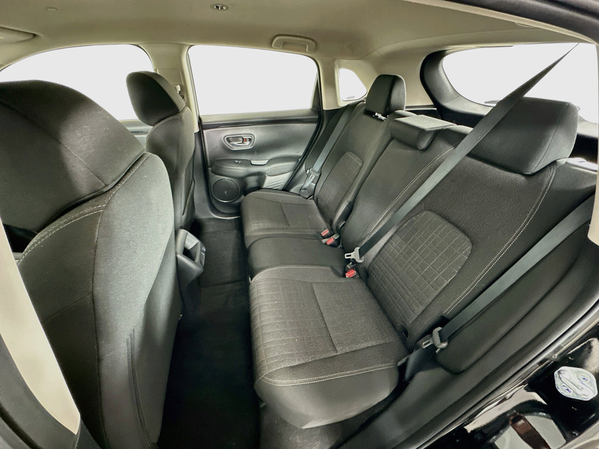 Used 2025 Honda HR-V LX image 25