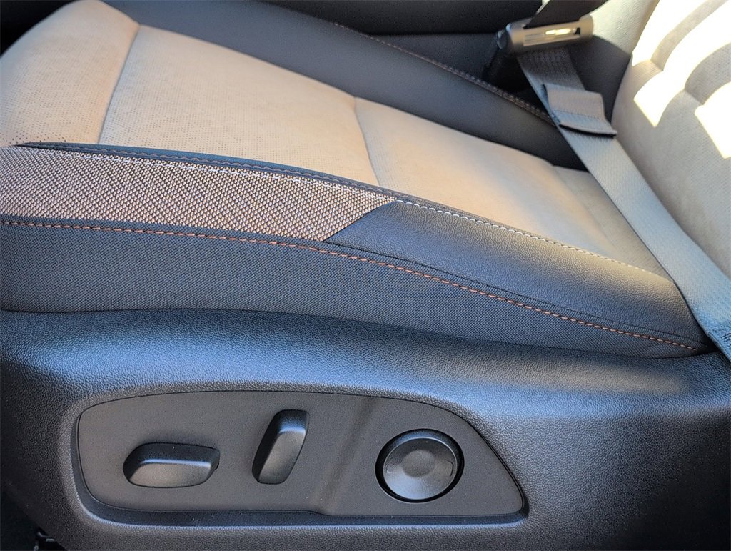 New 2026 Chevrolet Equinox ACTIV w/ Safety and Technology Package image 15