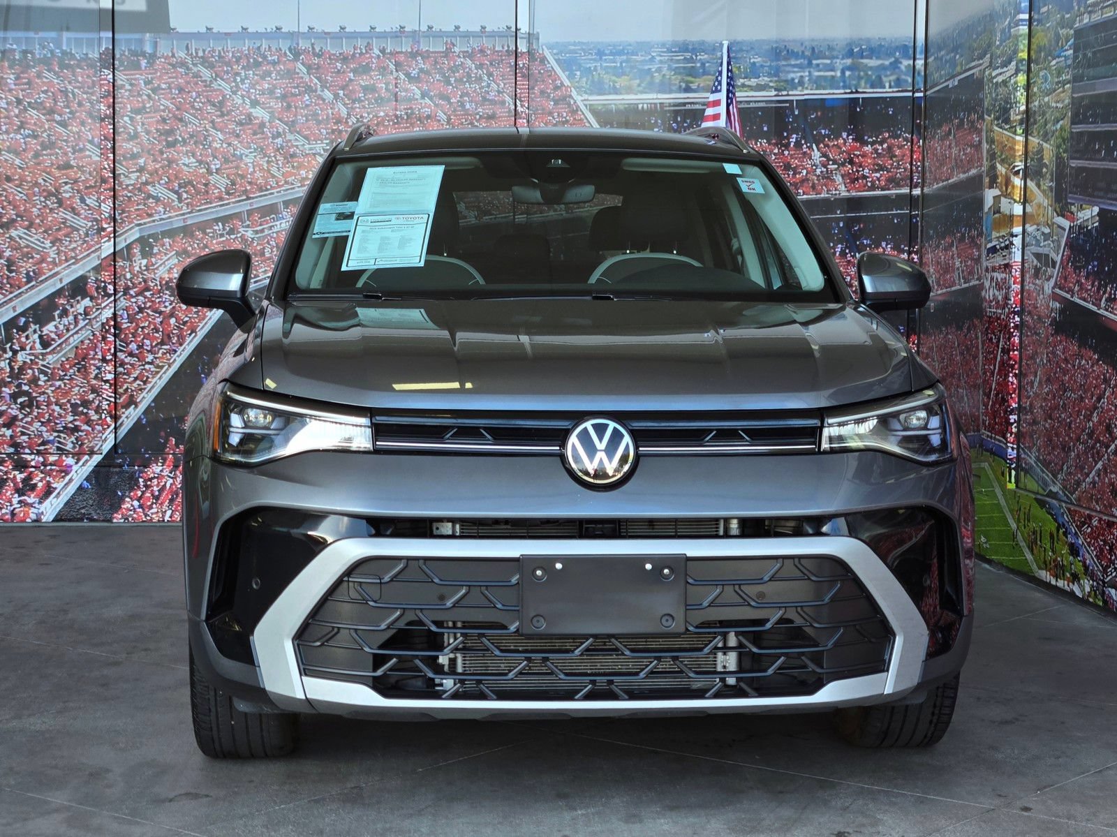 Used 2025 Volkswagen Taos SE FWD image 3
