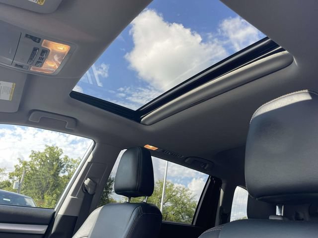 Used 2018 Toyota Highlander XLE AWD/4WD image 11