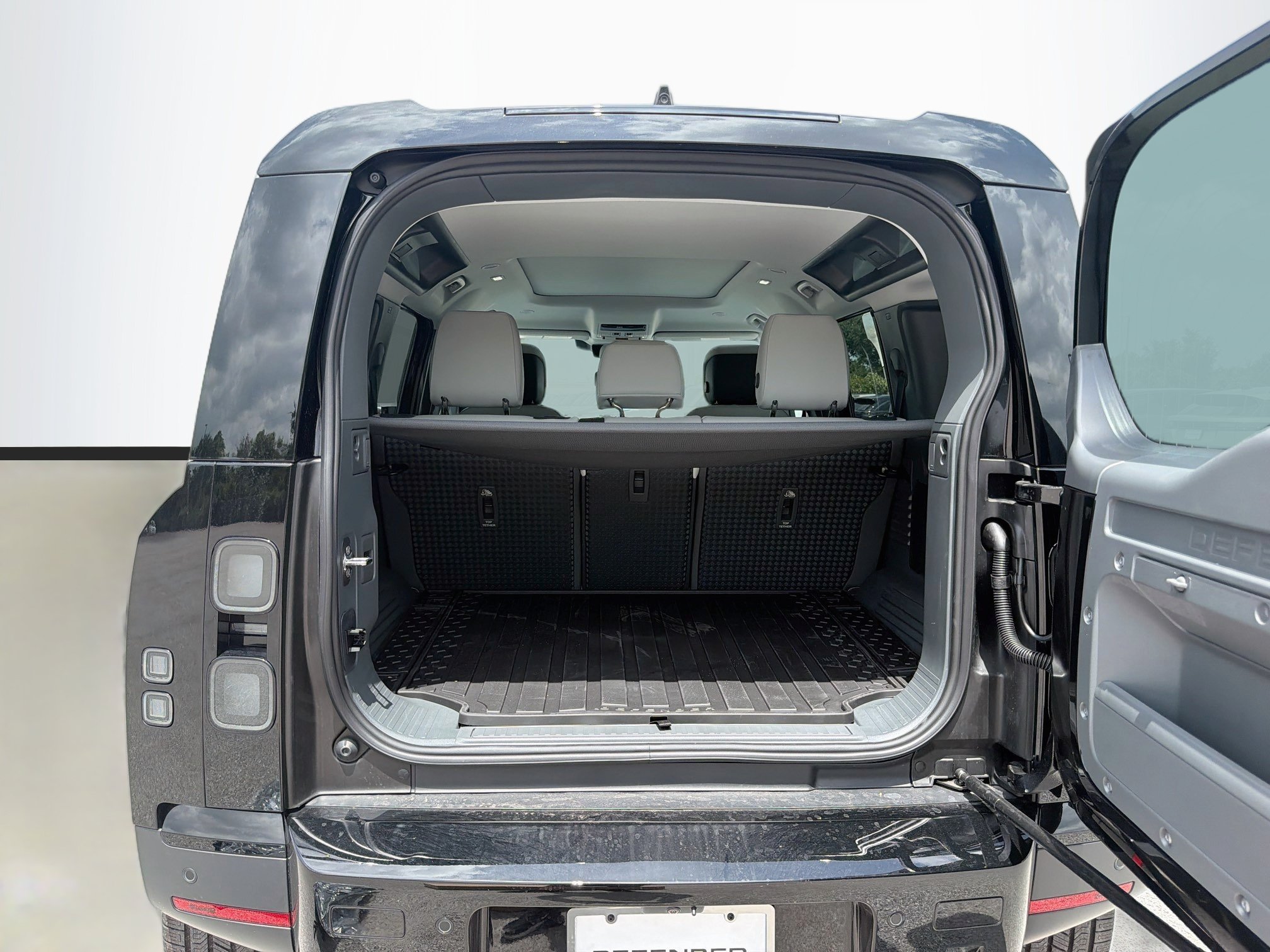 New 2026 Land Rover Defender 110 S AWD/4WD image 12