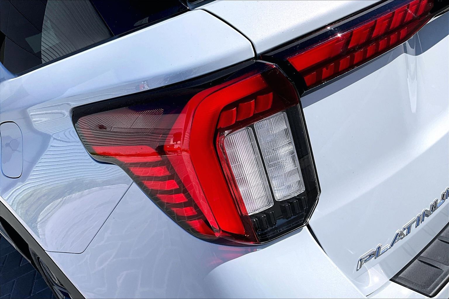 Used 2026 Ford Explorer Platinum w/ LUX Leather Package image 30