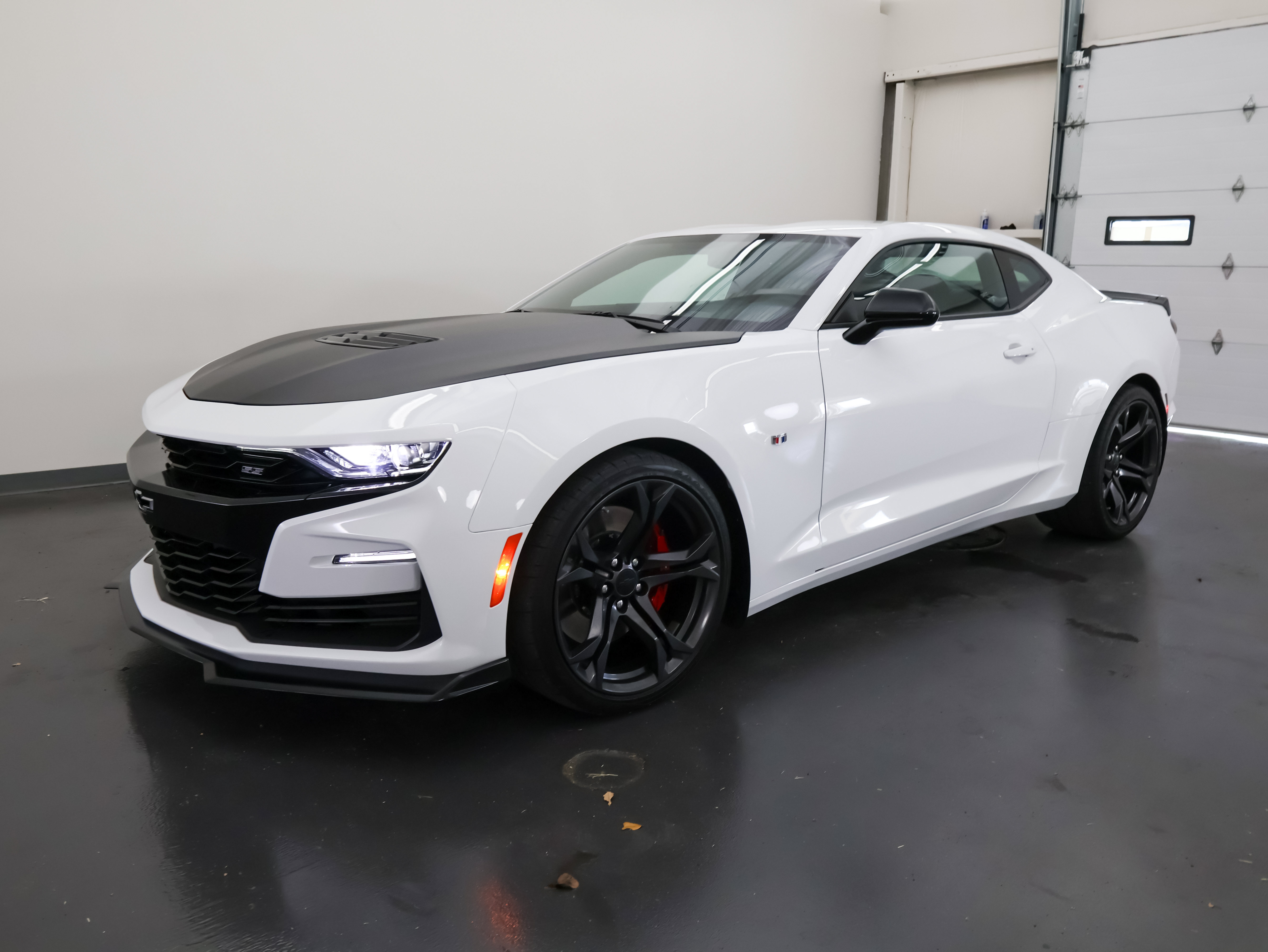 Used 2019 Chevrolet Camaro SS RWD image 7