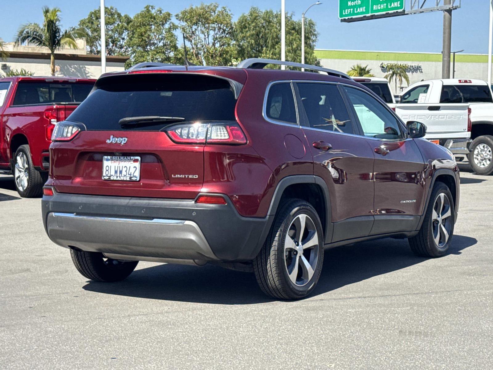 Used 2019 Jeep Cherokee Limited w/ Luxury Group image 5