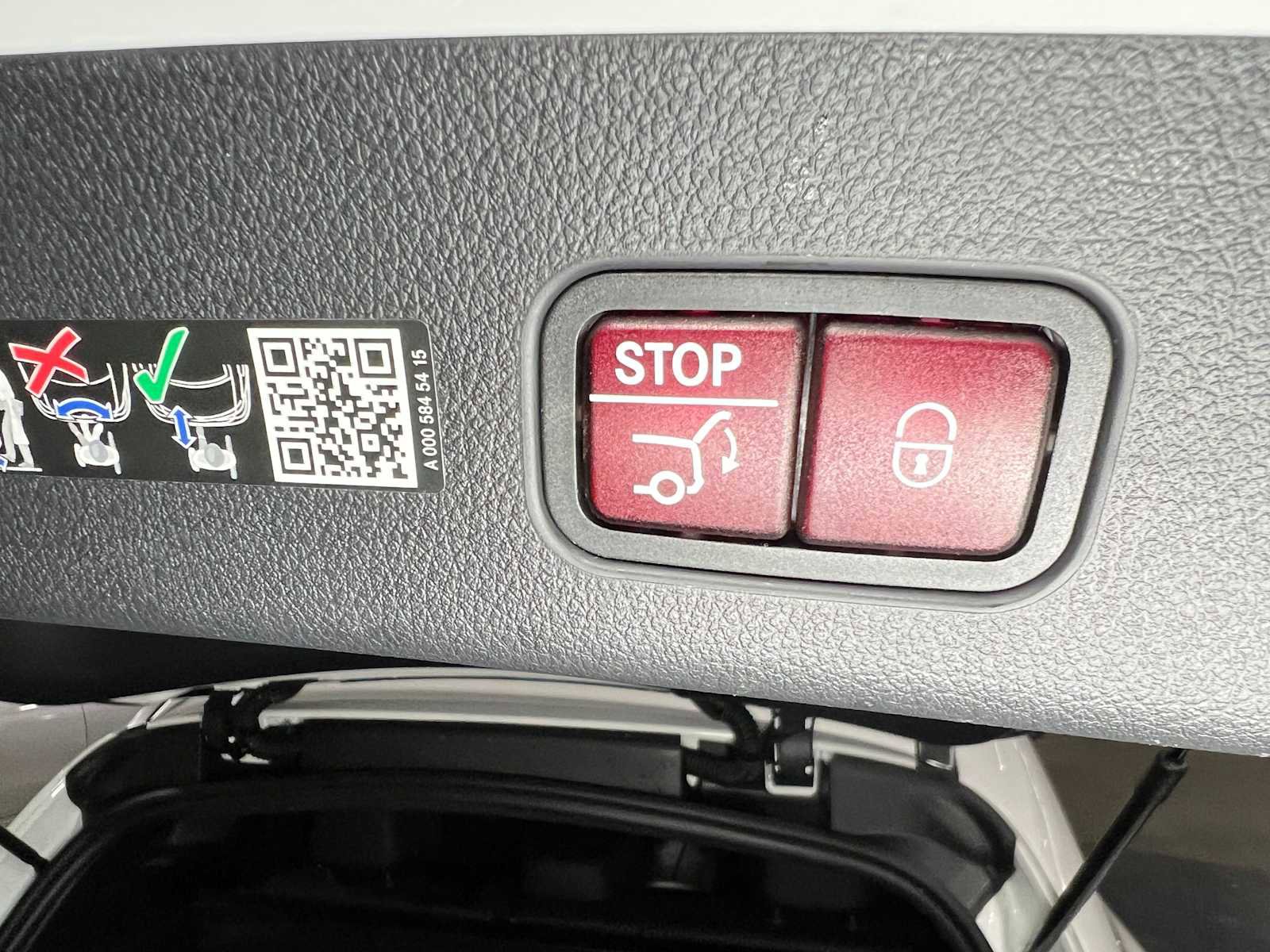 Certified 2025 Mercedes-Benz GLC 300 4MATIC image 17