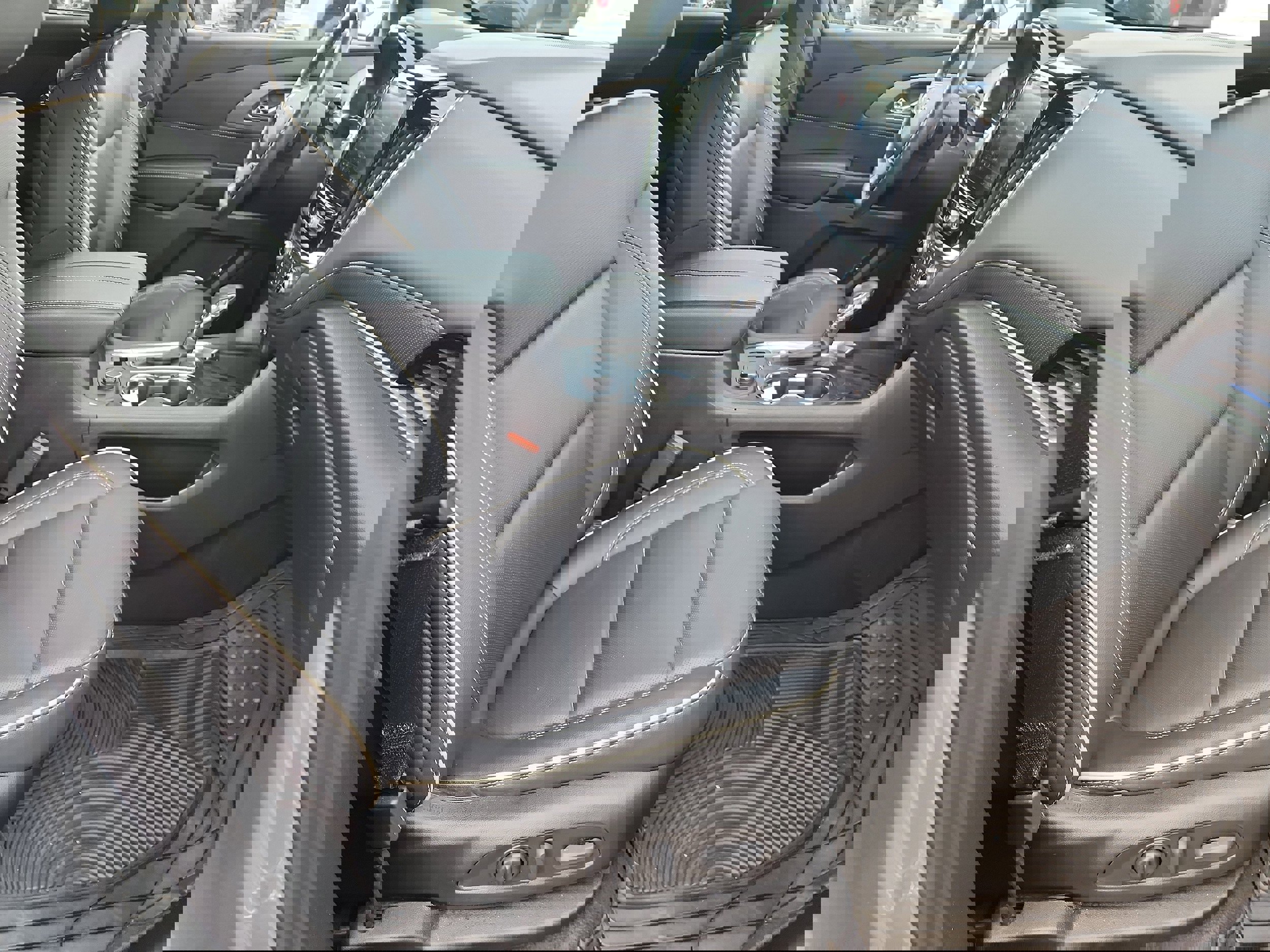 Used 2023 Chevrolet Traverse Premier w/ LPO, Cargo Package image 10