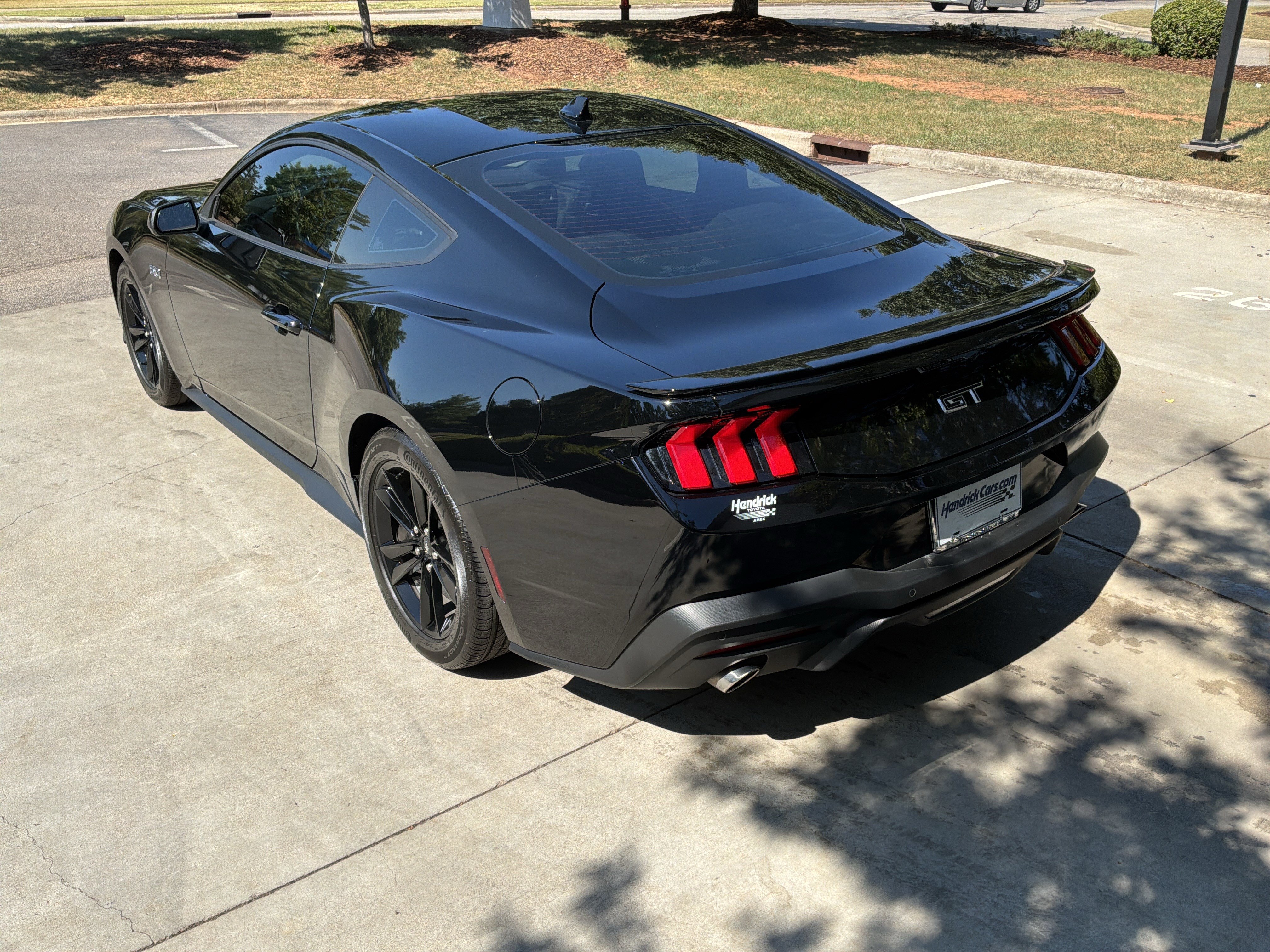 Used 2025 Ford Mustang GT RWD image 8