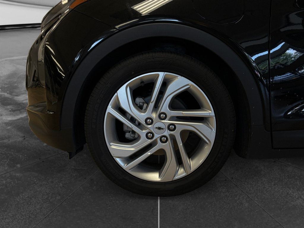 Used 2022 Chevrolet Bolt LT FWD image 13