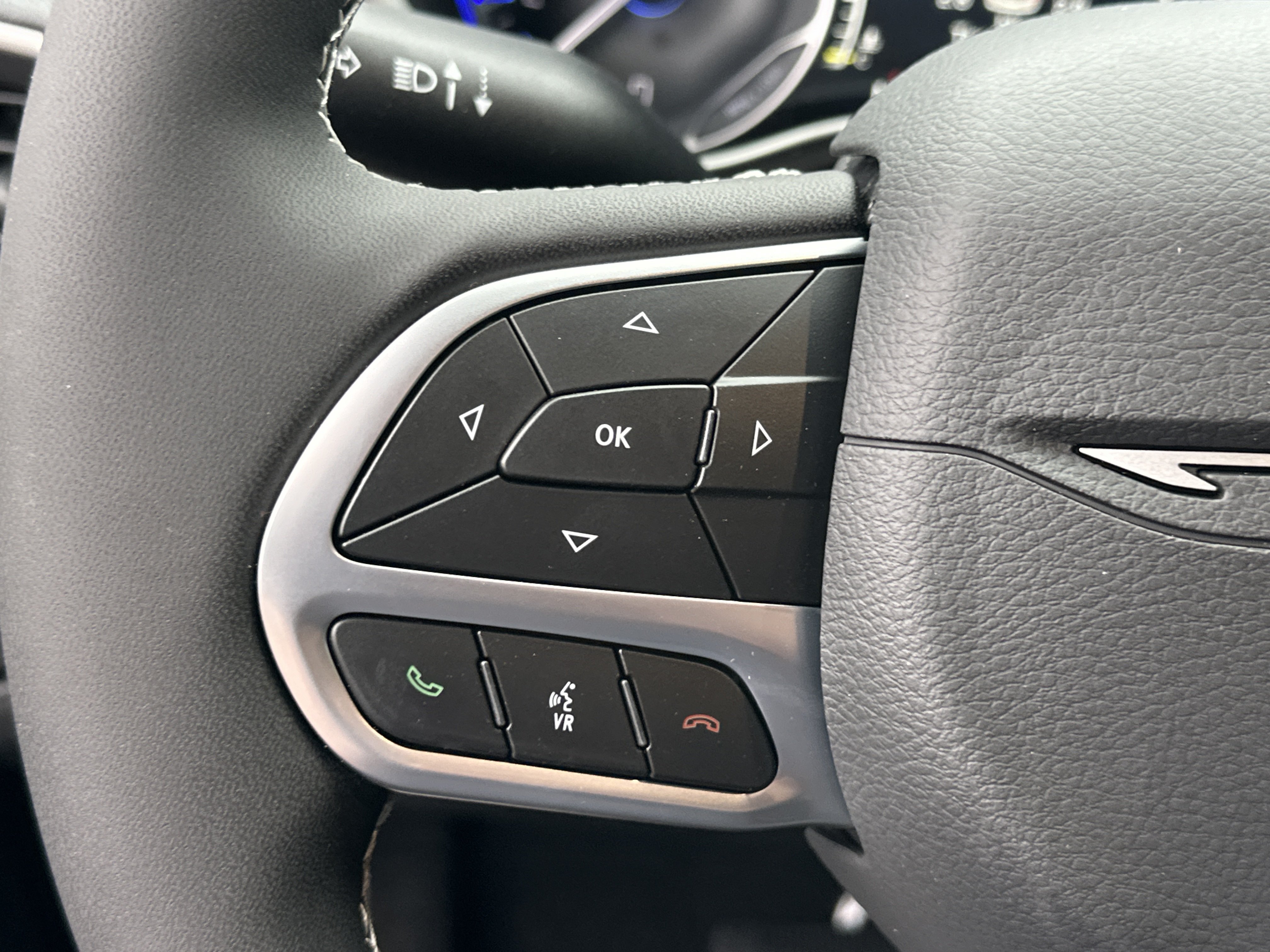New 2027 Chrysler Pacifica Select AWD/4WD image 9