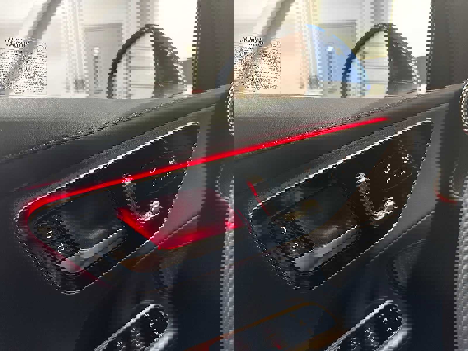 Used 2024 Mercedes-Benz GLC 300 4MATIC image 29