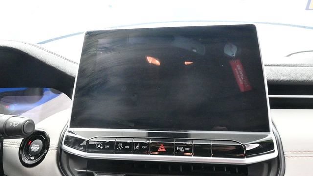 Used 2025 Jeep Compass Limited AWD/4WD image 20