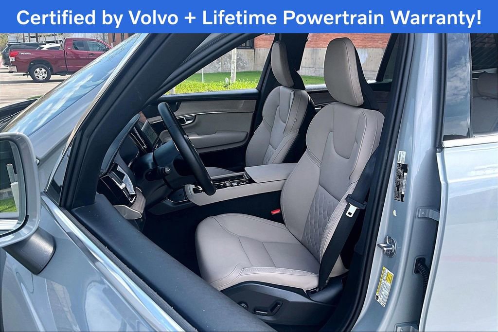 Certified 2025 Volvo XC90 B5 Plus image 32