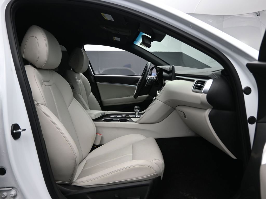 Used 2025 Genesis G70 2.5T AWD/4WD image 31