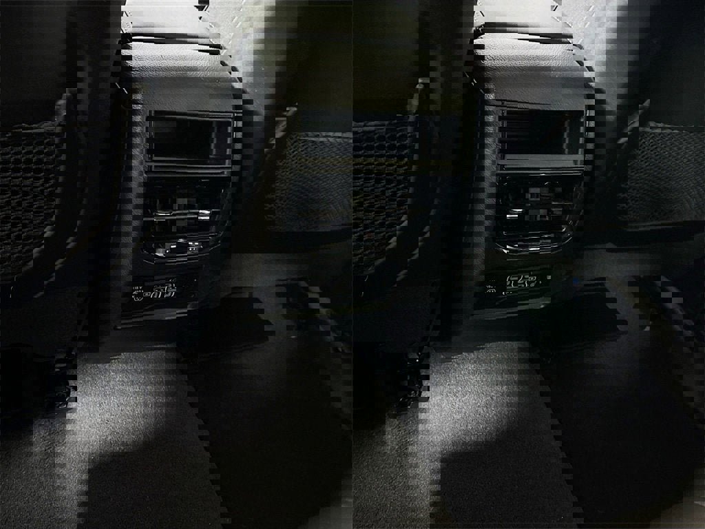 Used 2024 Jeep Grand Cherokee Limited image 18