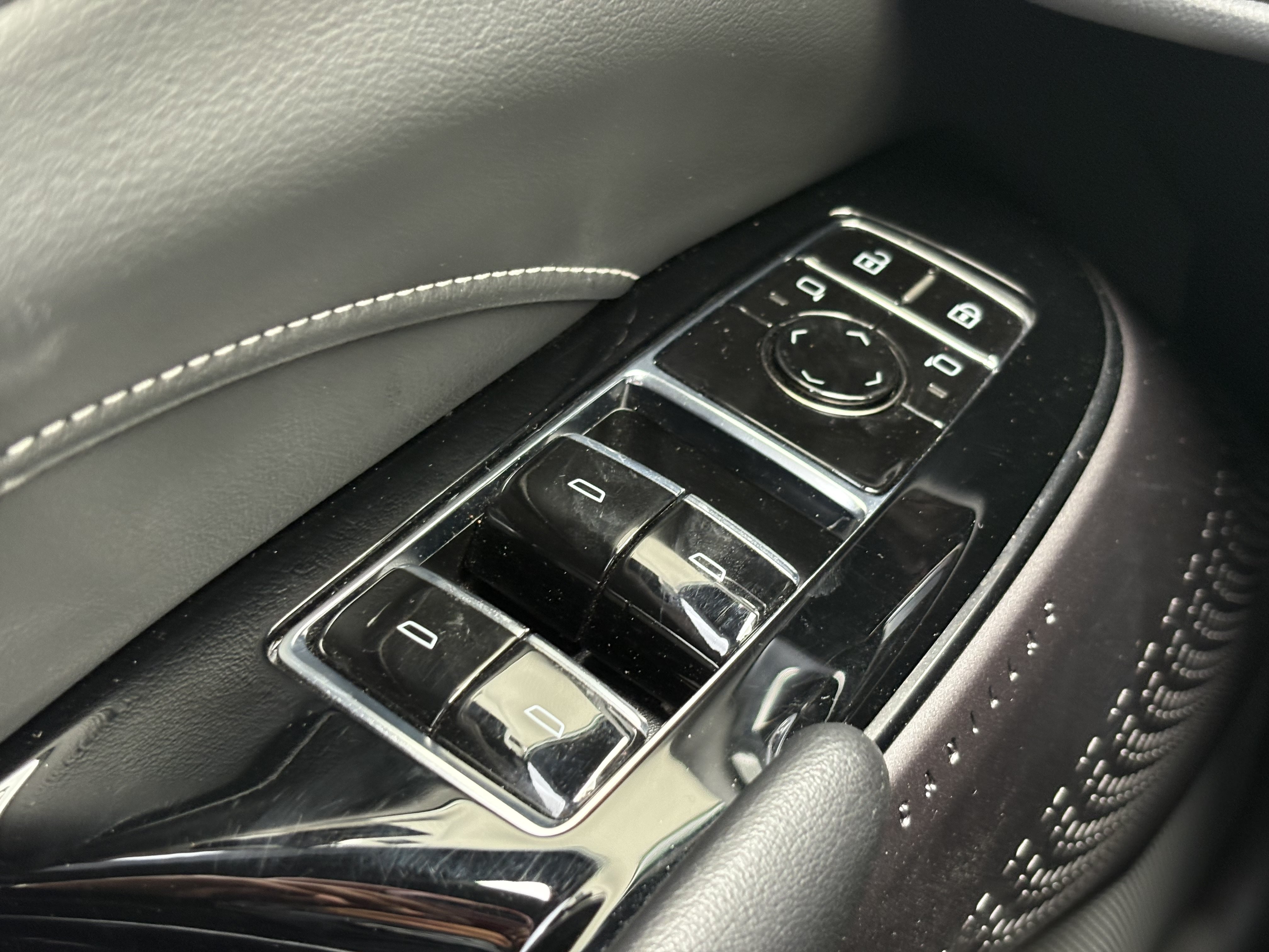 Certified 2024 Cadillac Lyriq Tech AWD/4WD image 31