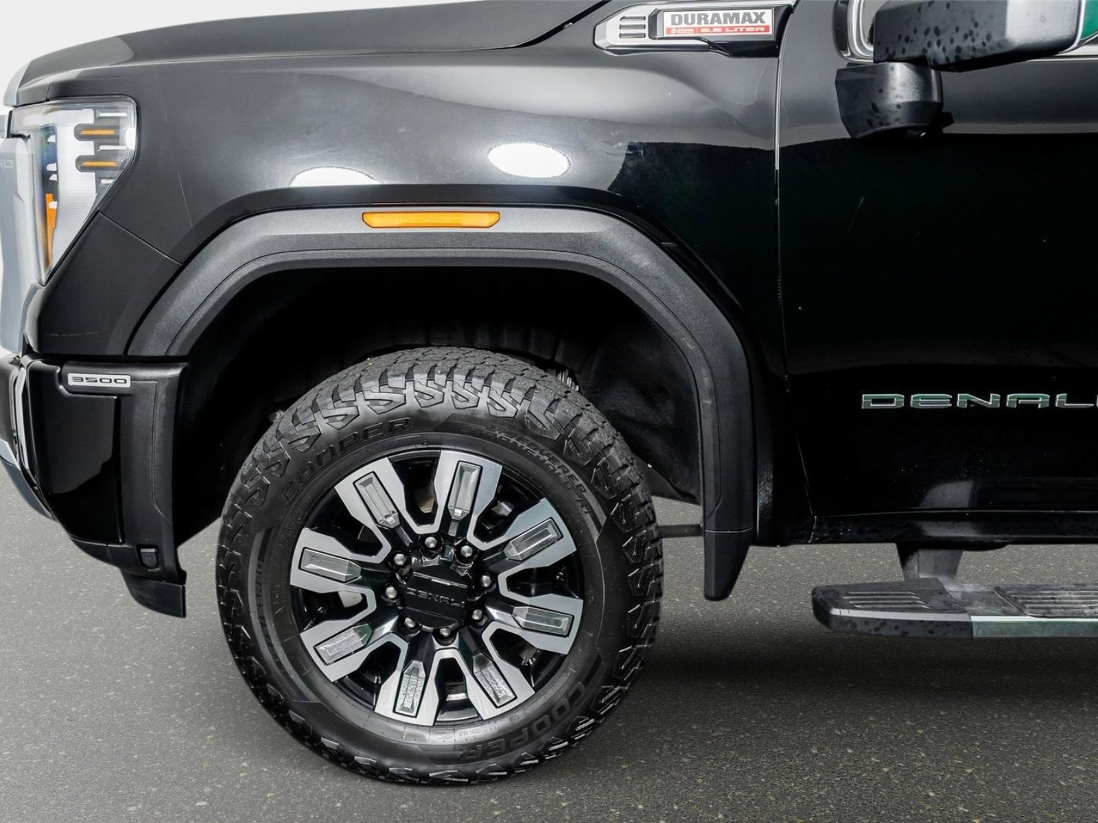 Used 2025 GMC Sierra 3500 Denali w/ Denali Reserve Package AWD/4WD image 18