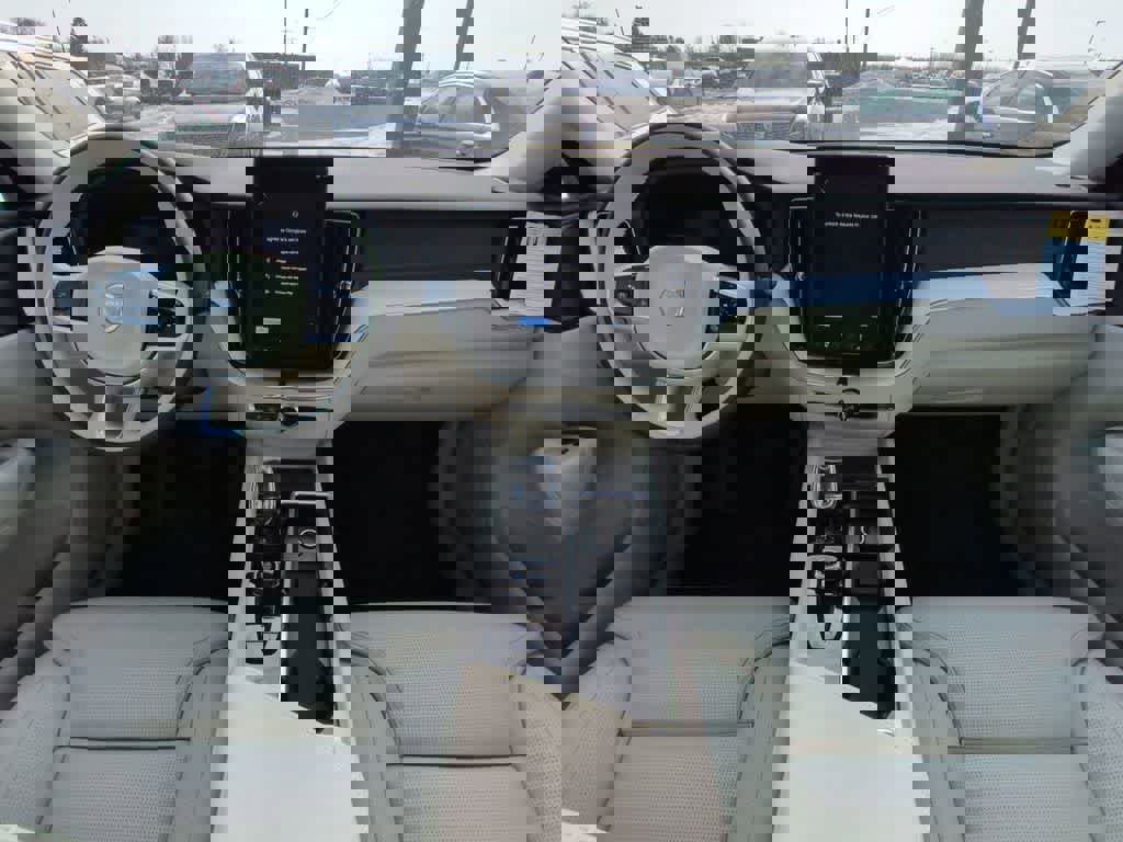 New 2026 Volvo XC60 B5 Ultra w/ Protection Package Premier image 15