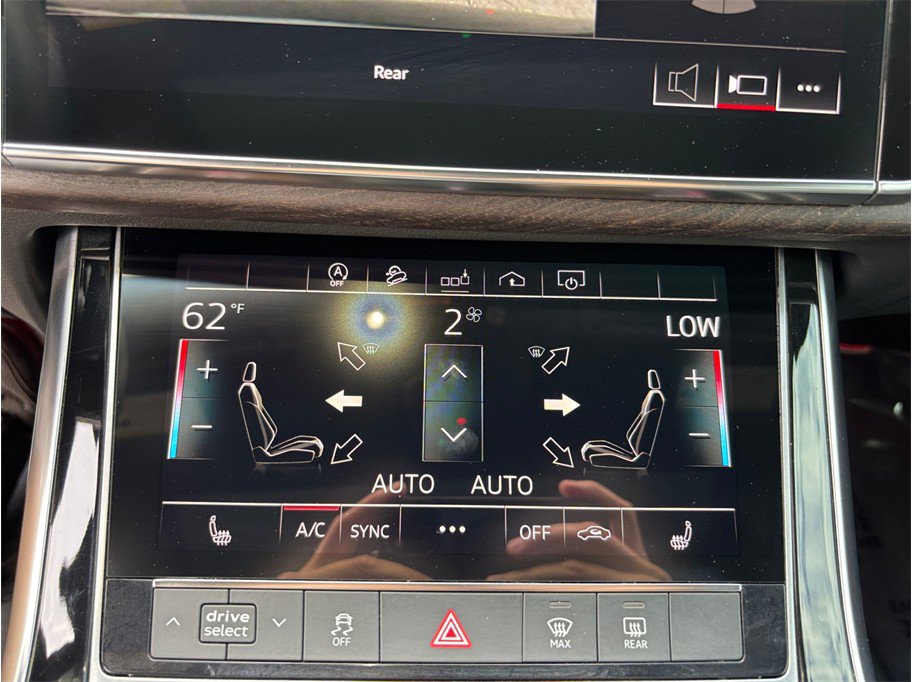 Used 2020 Audi Q7 2.0T Premium w/ Convenience Package AWD/4WD image 32