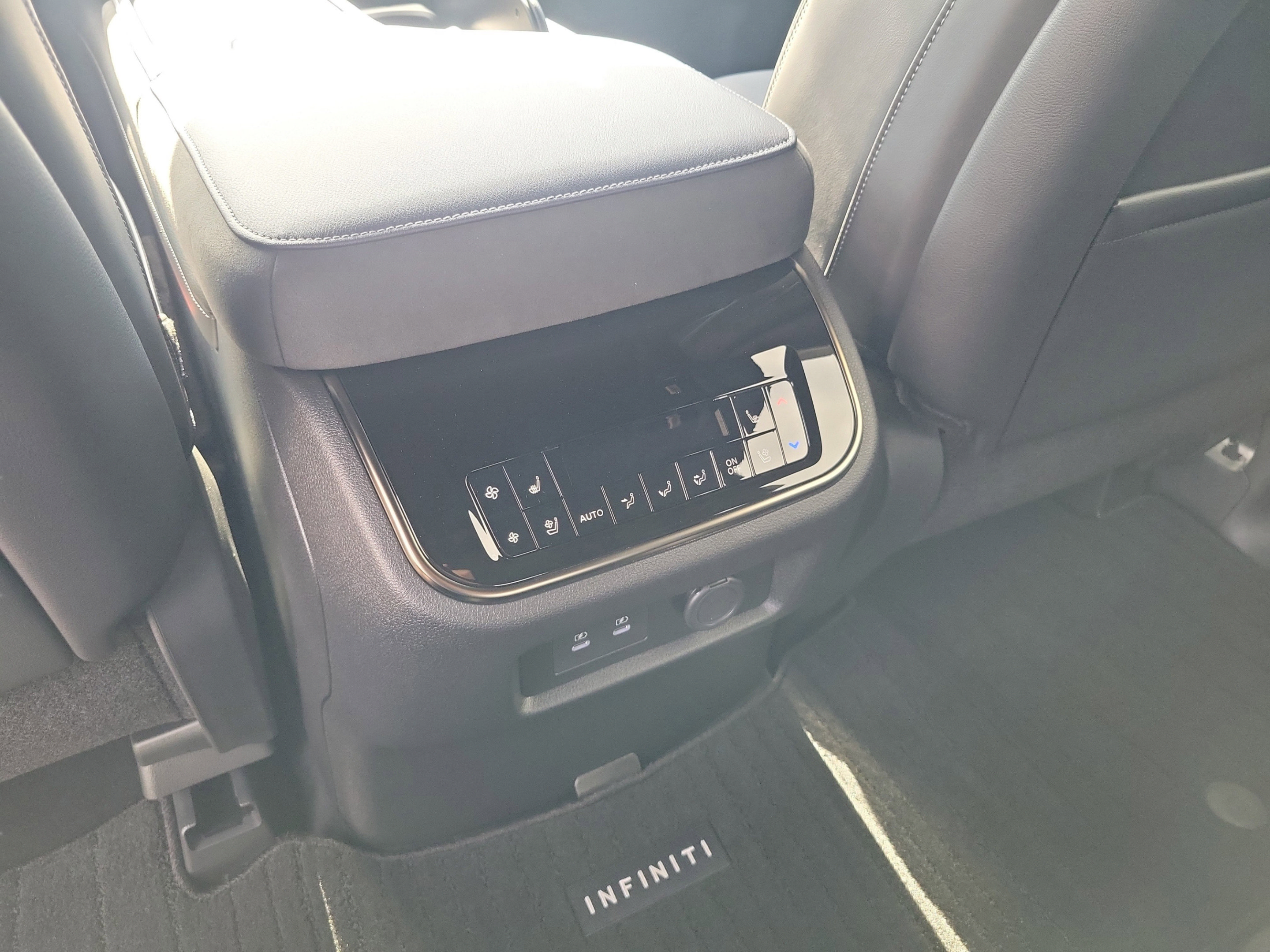 Certified 2026 INFINITI QX80 4WD w/ Sport Exterior Package image 10