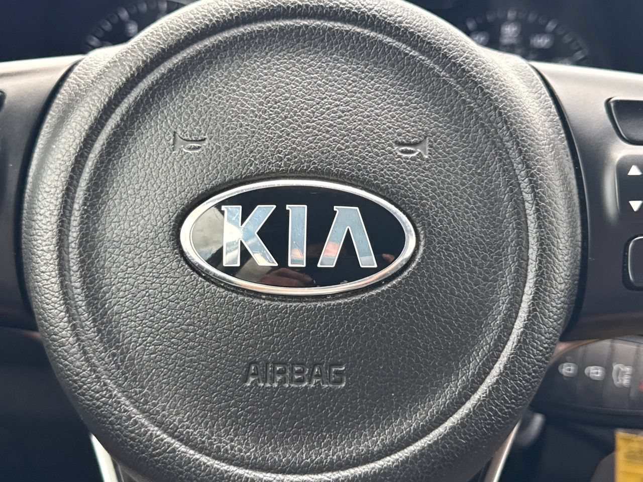 Used 2017 Kia Sorento FWD image 28