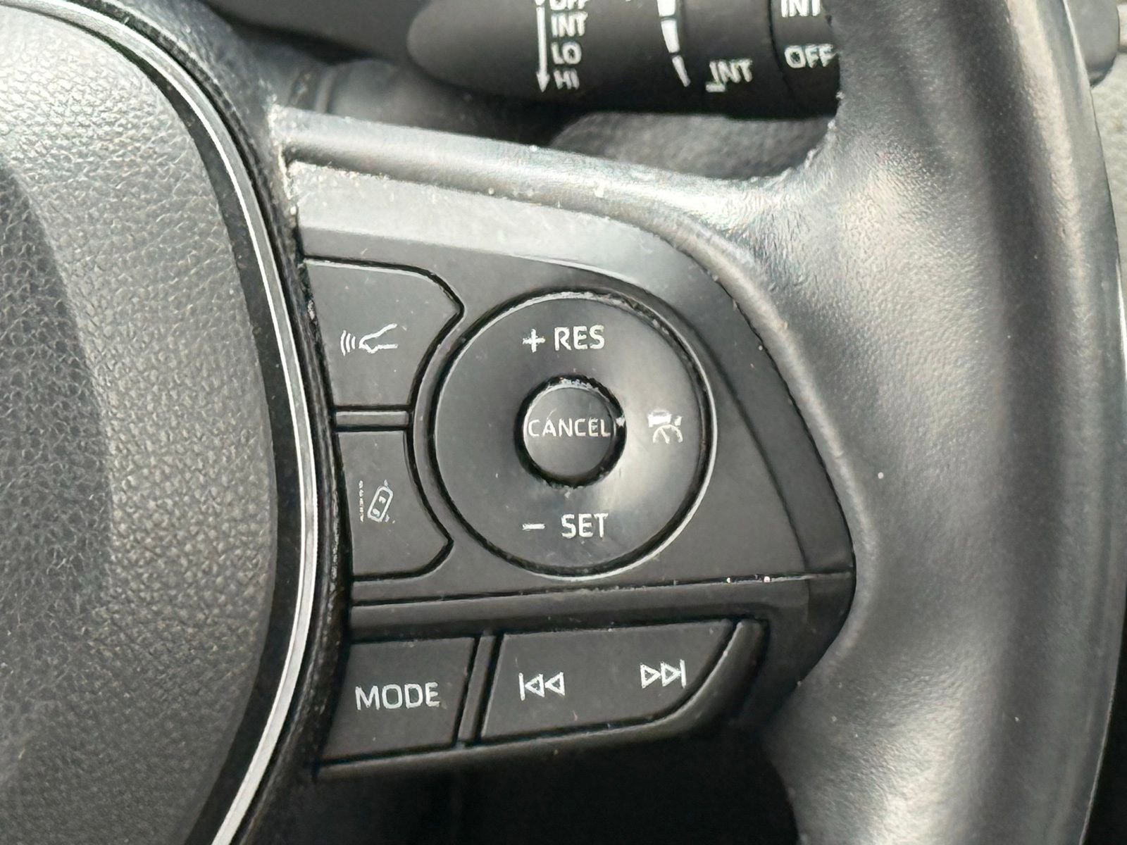 Used 2019 Toyota RAV4 Limited image 31