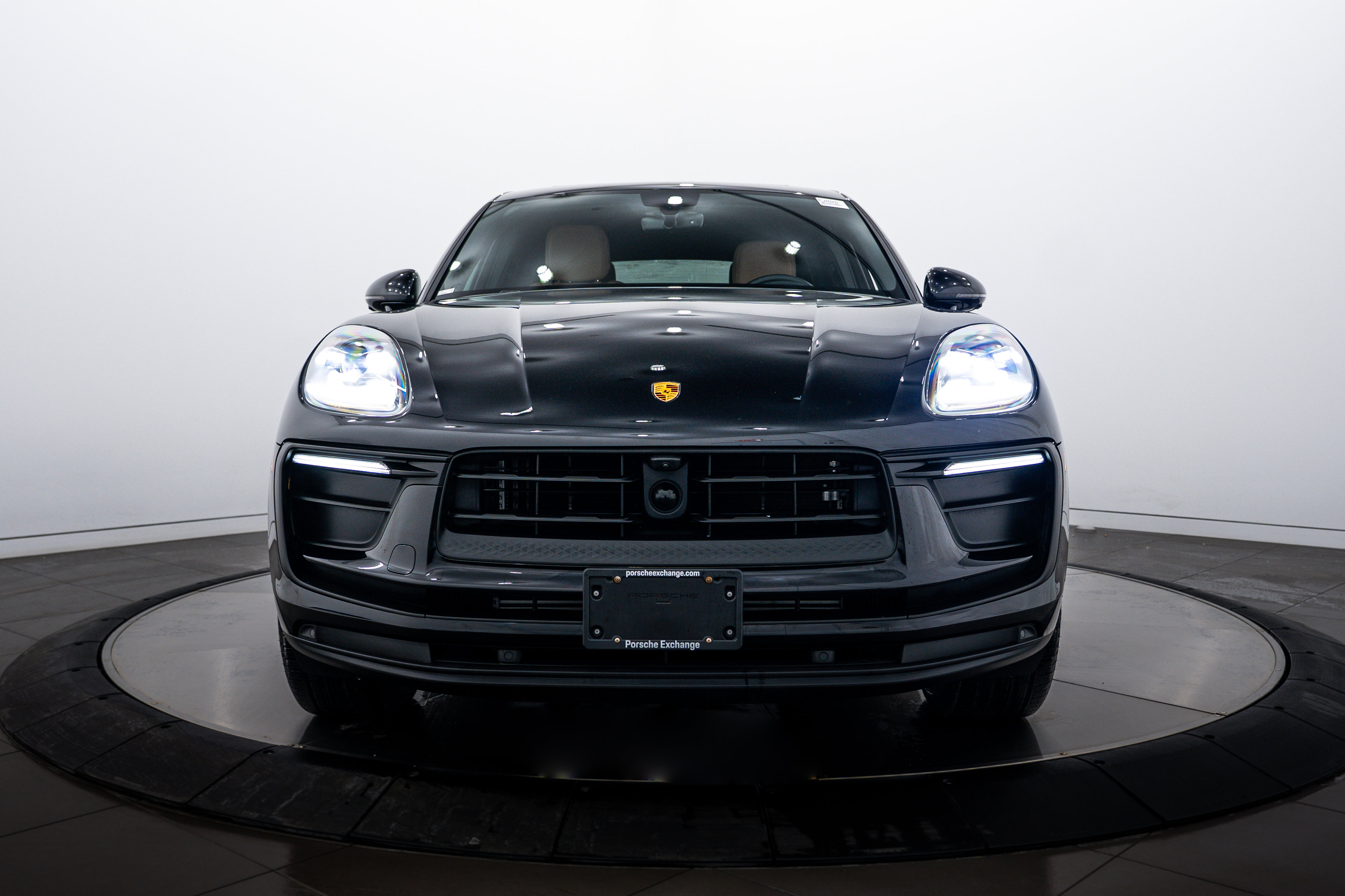 Certified 2026 Porsche Macan AWD/4WD image 10