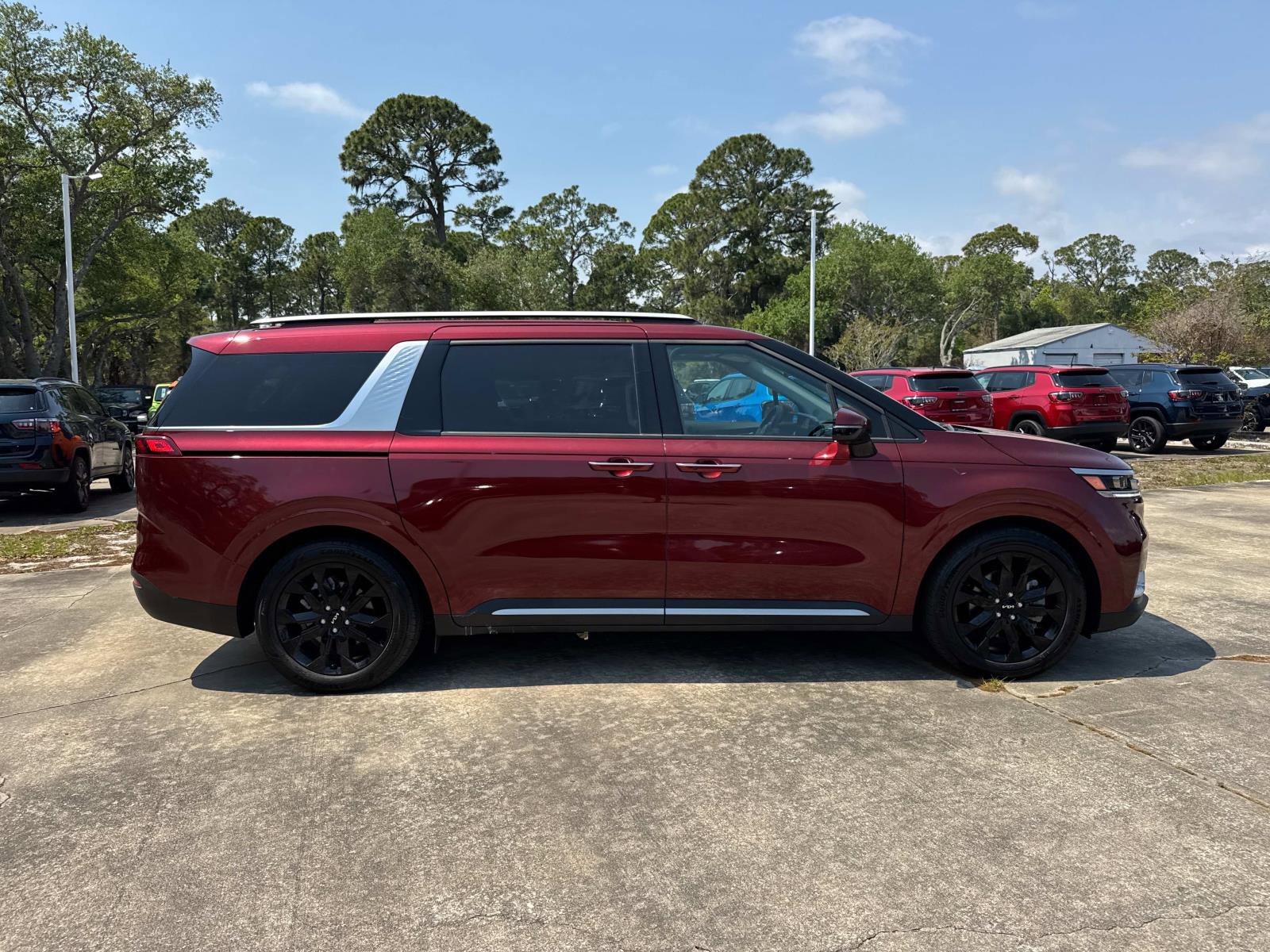 Used 2024 Kia Carnival SX Prestige image 2