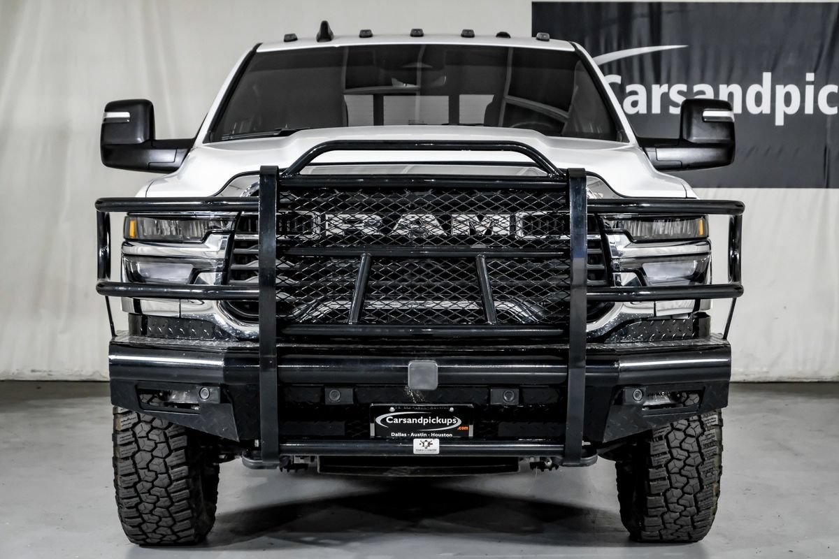 Used 2025 RAM 3500 Tradesman AWD/4WD image 3