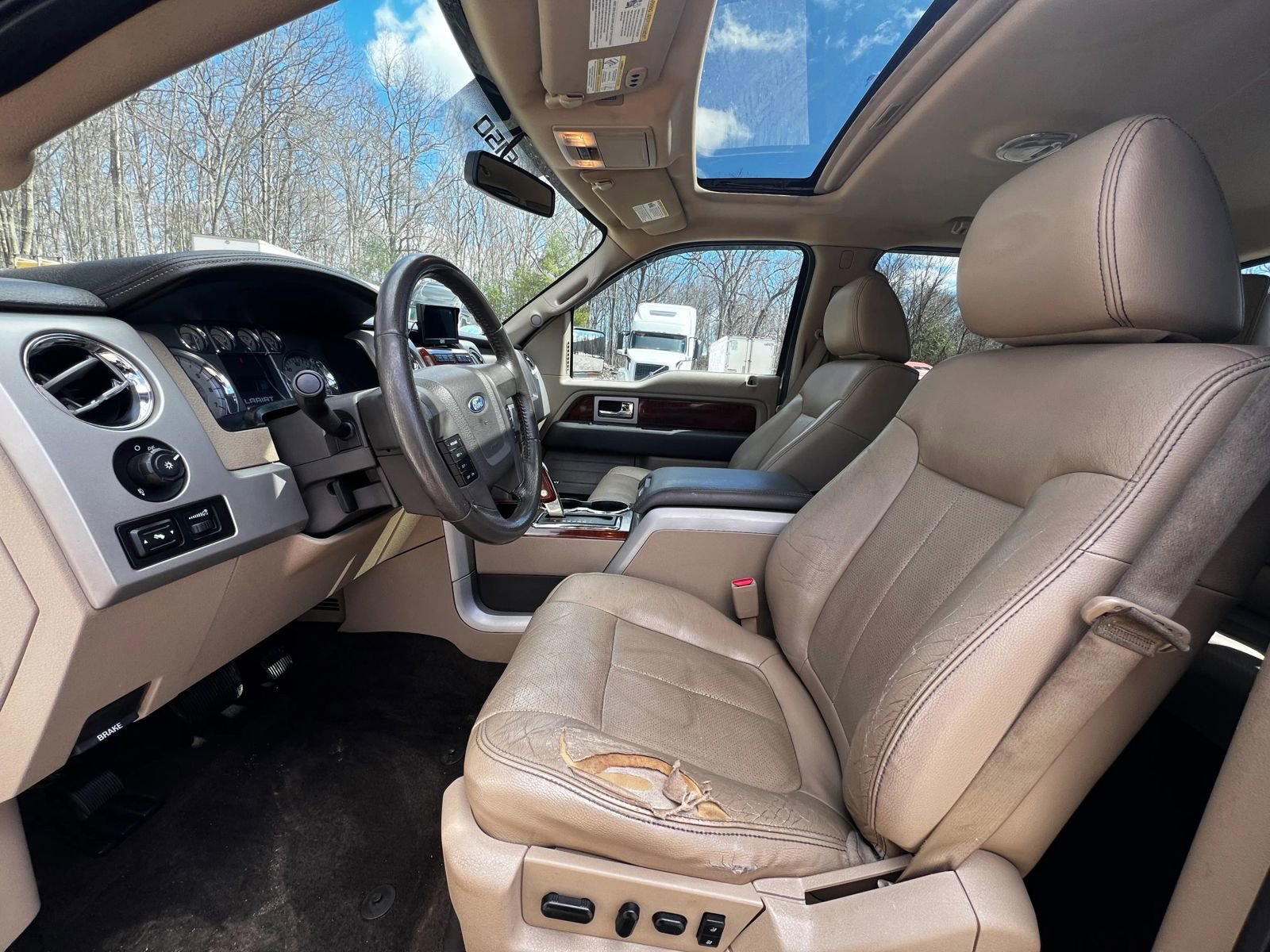 Used 2010 Ford F150 Lariat image 9