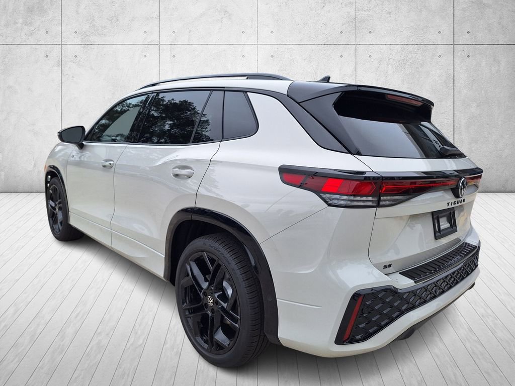 New 2026 Volkswagen Tiguan SE R-Line image 3