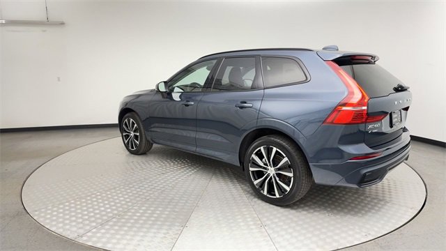 Used 2025 Volvo XC60 B5 Plus image 4