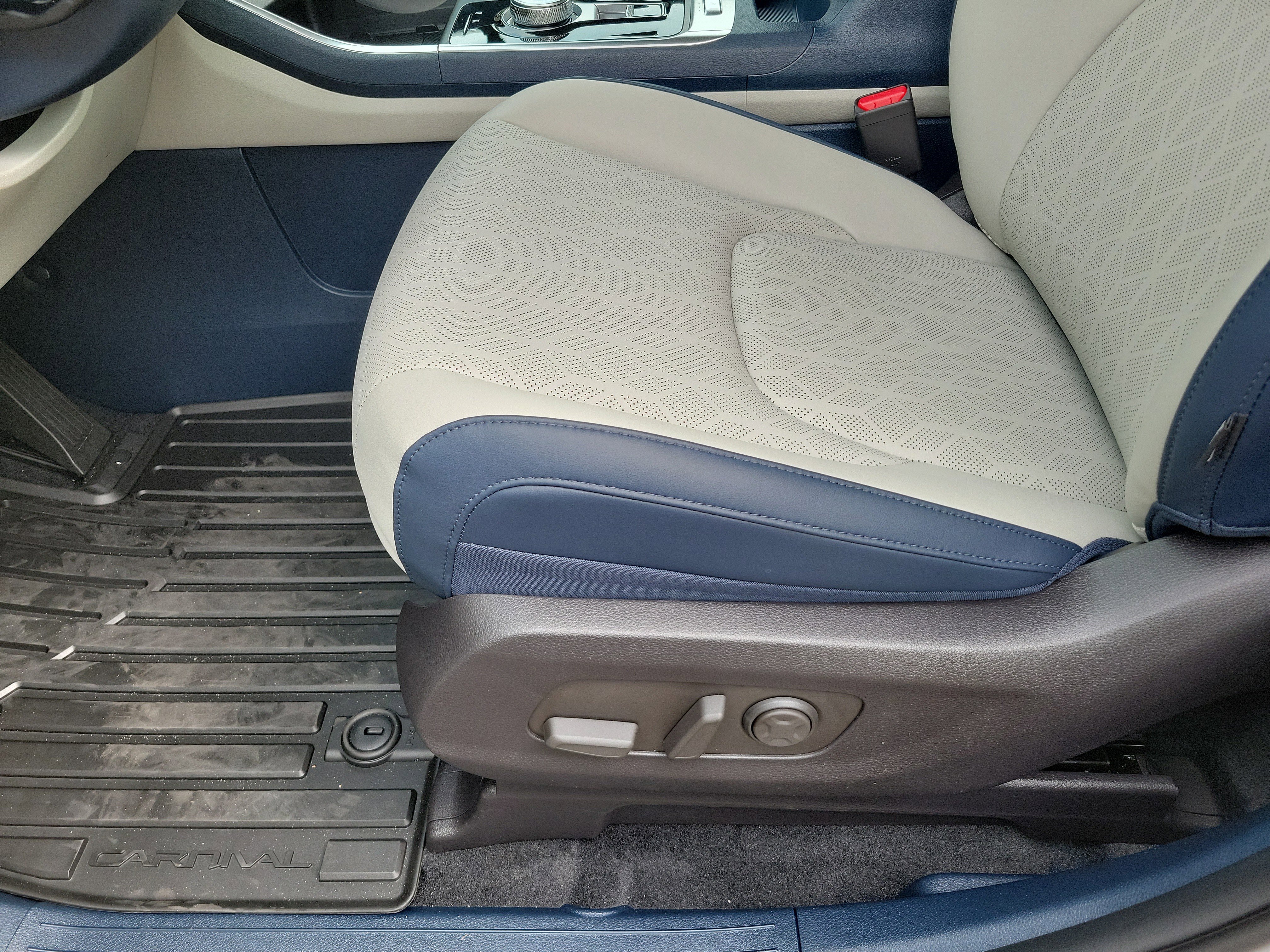 New 2026 Kia Carnival EX image 5