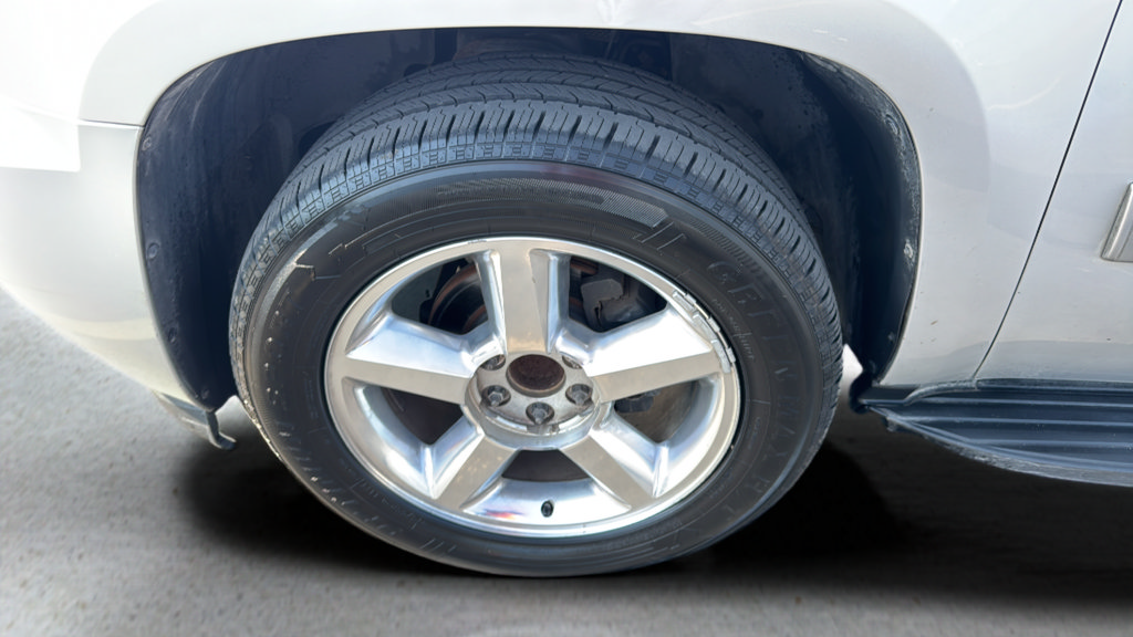 Used 2014 Chevrolet Tahoe LT w/ Texas Edition RWD image 18