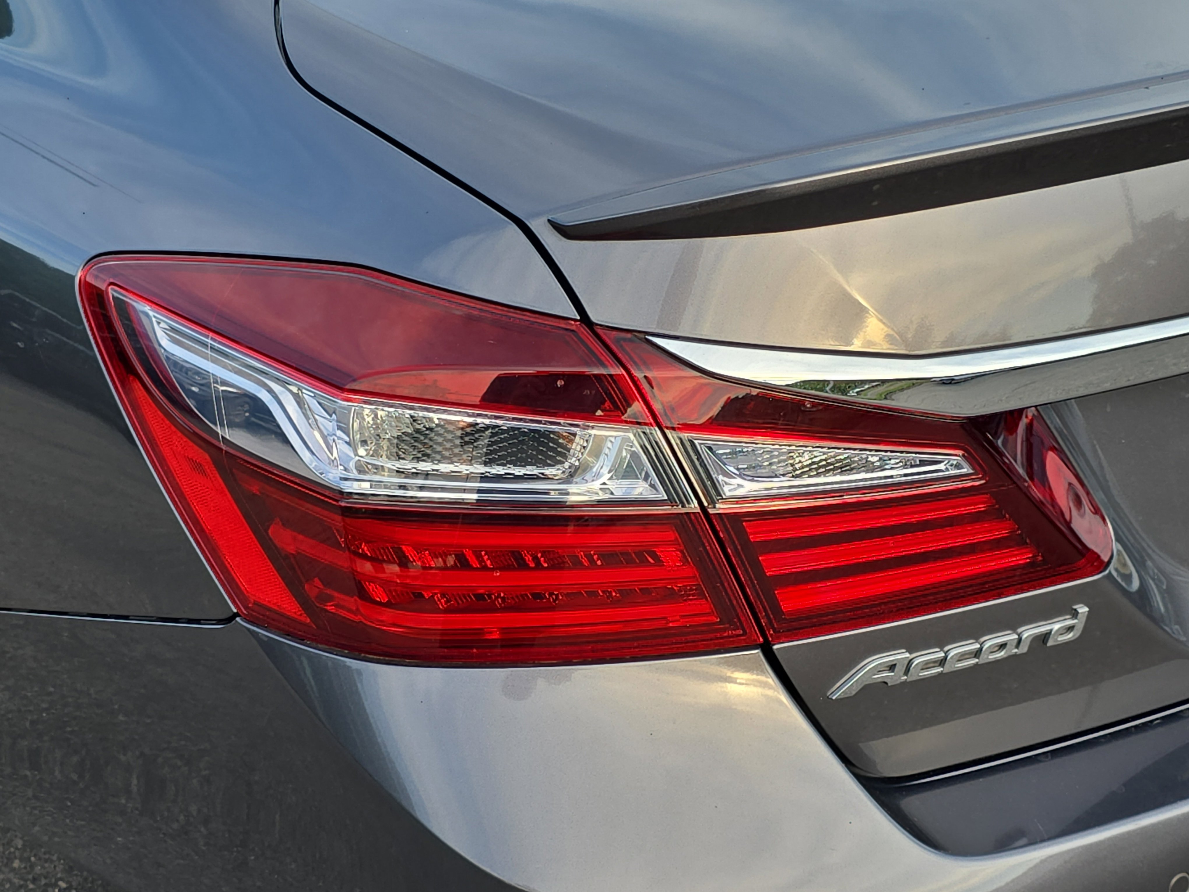 Used 2017 Honda Accord Touring image 34